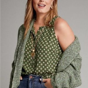 Blowout sale! Cabi Snap Top